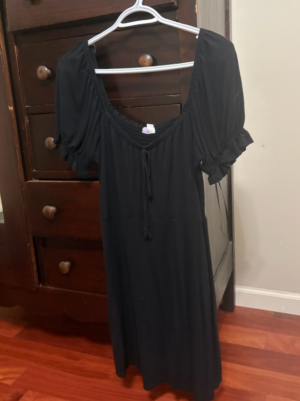 Black Short Sleeve Scoop Neck Dress